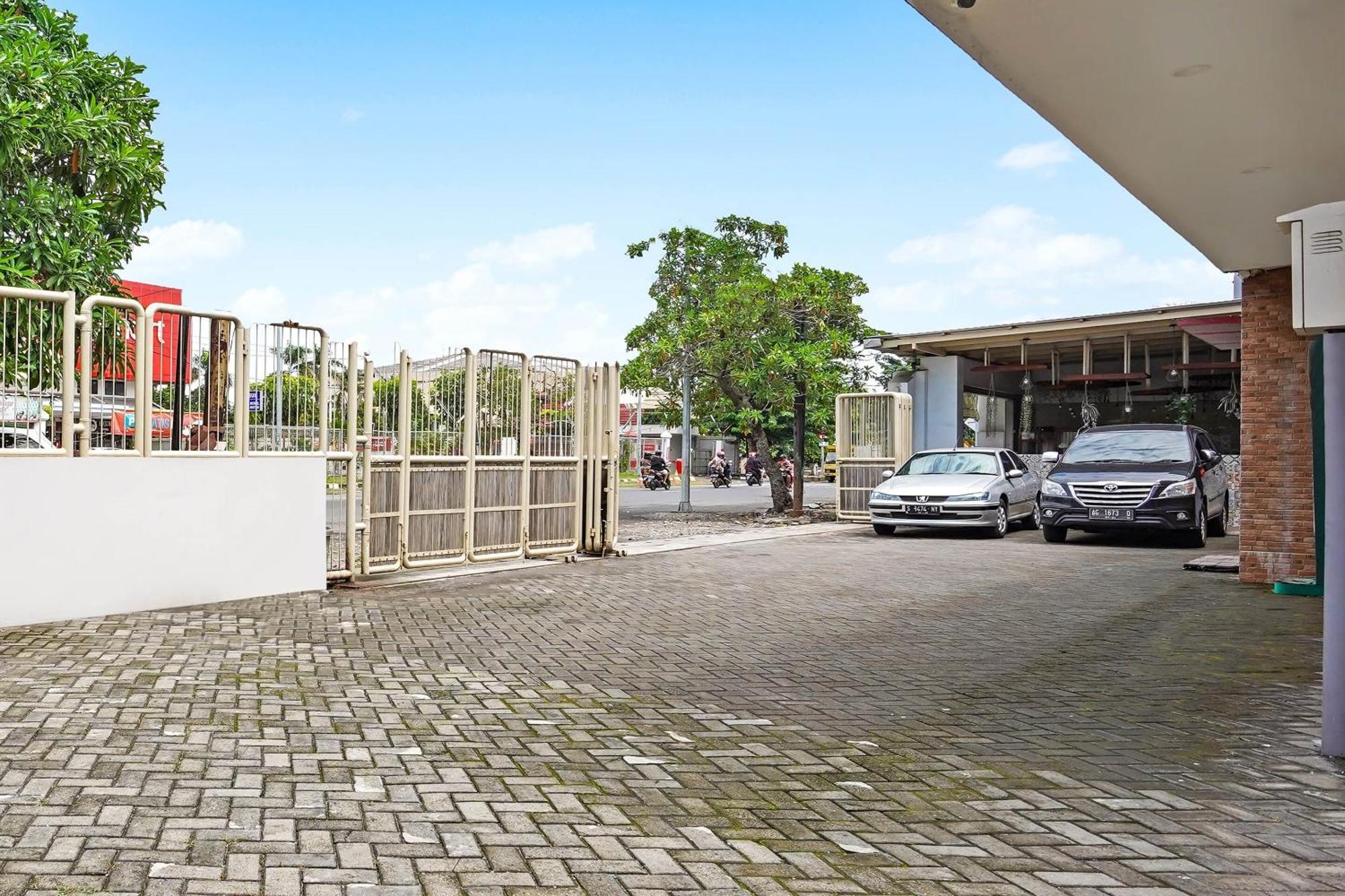 סוראבאיה Capital O 90888 Bintang Diponggo Residence מראה חיצוני תמונה